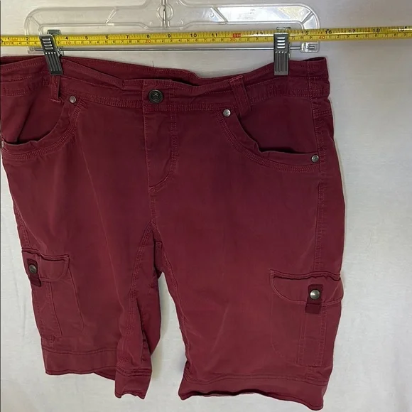 Kuhl Women’s Cargo Shorts - Picture 2 of 5